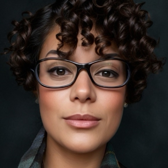 Meet your Posher, Lindsay - Picture 1 of 1